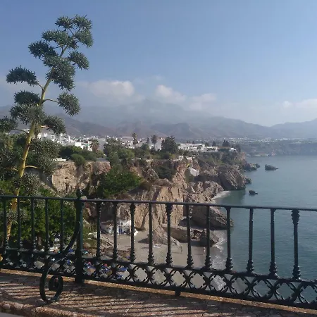 아파트 Cala De Nerja-lovely 네르하